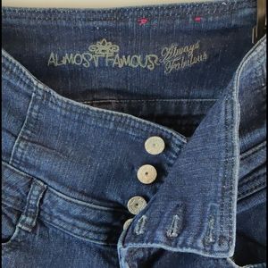 Almost Famous Button Fly Skinny Denim Jeans Size 7